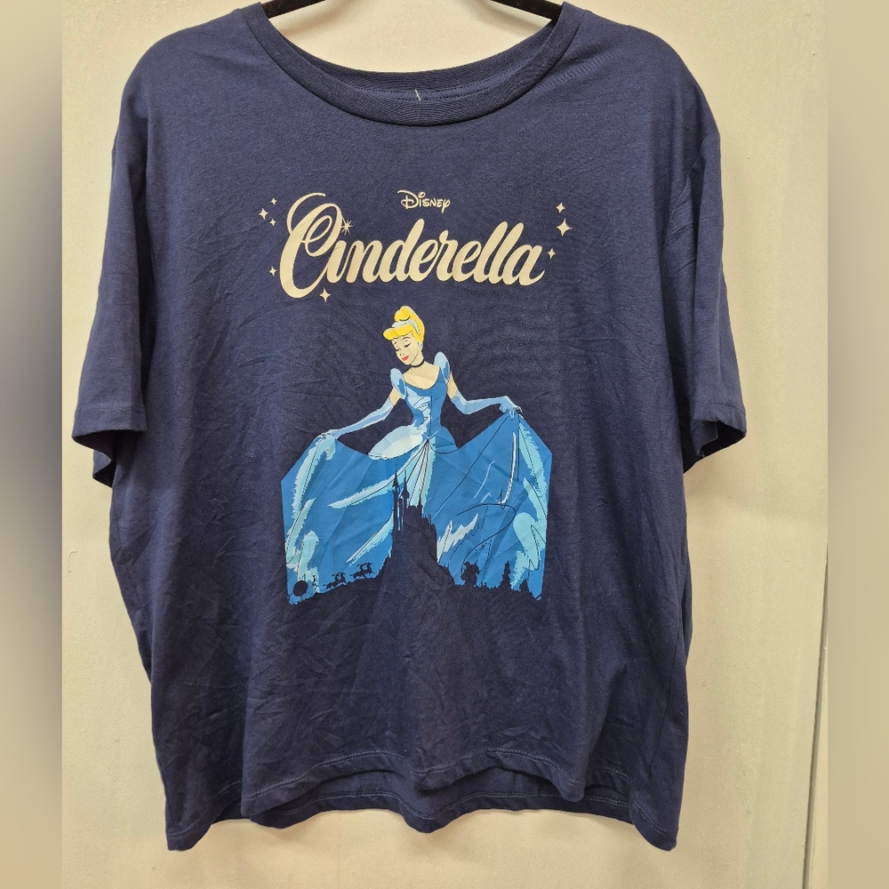 🪻3/$25 Disney Cinderella Graphic Navy XL T-Shirt